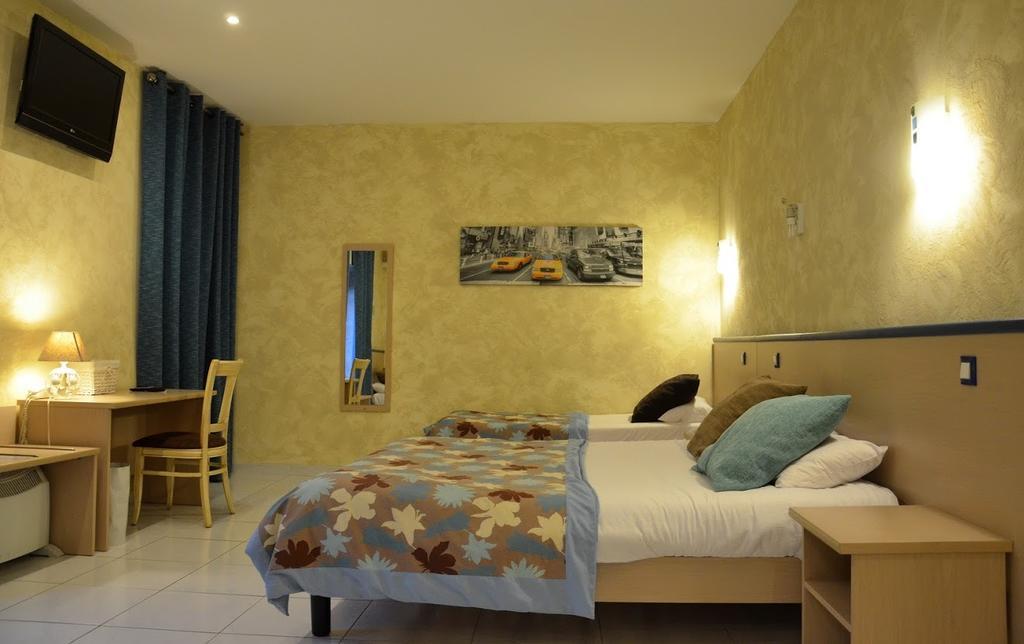 Hotel Auberge De Bonpas Logis De France Avignone Esterno foto